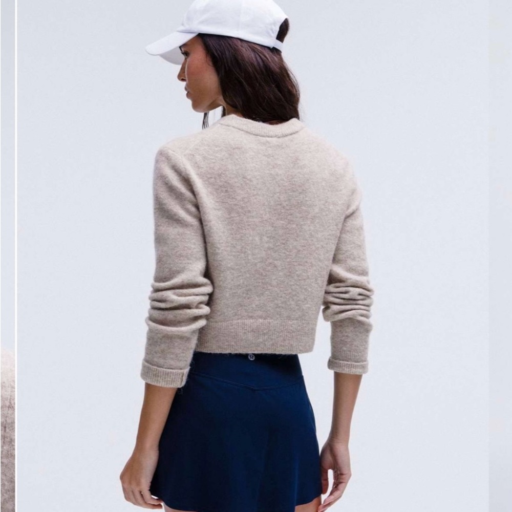 Alpaca Wool-Blend Cropped Sweater - Picture 2 of 3